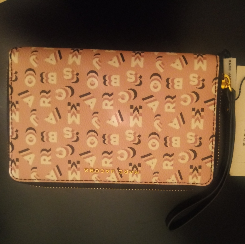 Marc Jacobs wallet. NWT